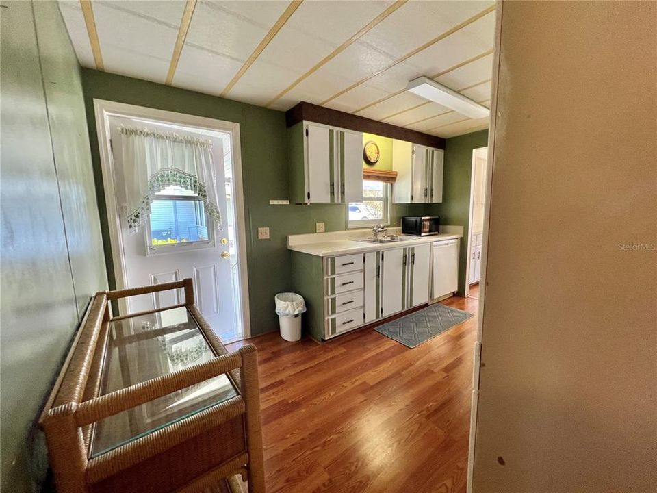 На продажу: $99,900 (2 спален, 2 ванн, 960 Квадратных фут)