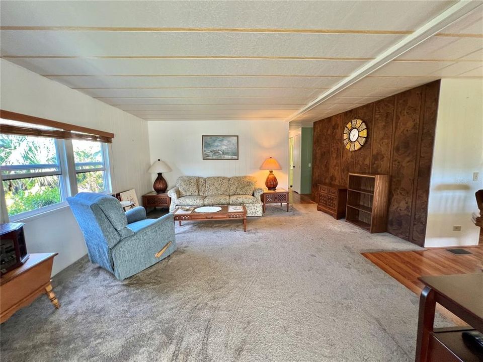 На продажу: $99,900 (2 спален, 2 ванн, 960 Квадратных фут)