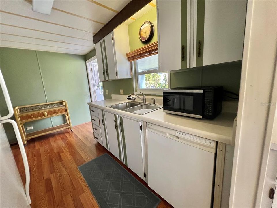 На продажу: $99,900 (2 спален, 2 ванн, 960 Квадратных фут)