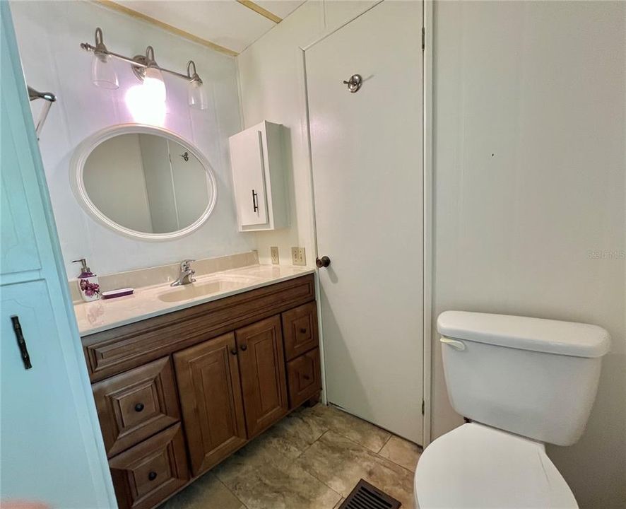 На продажу: $99,900 (2 спален, 2 ванн, 960 Квадратных фут)