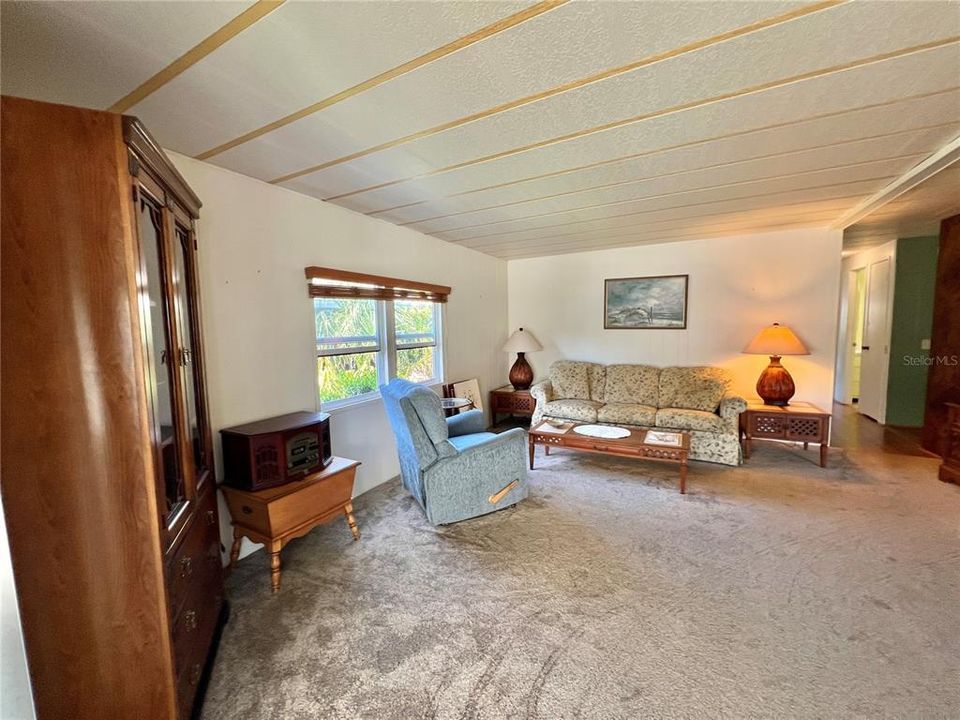 На продажу: $99,900 (2 спален, 2 ванн, 960 Квадратных фут)