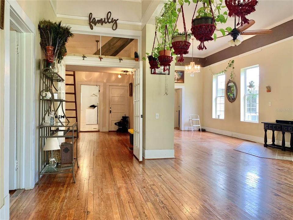 待售: $560,000 (4 贝兹, 3 浴室, 3024 平方英尺)