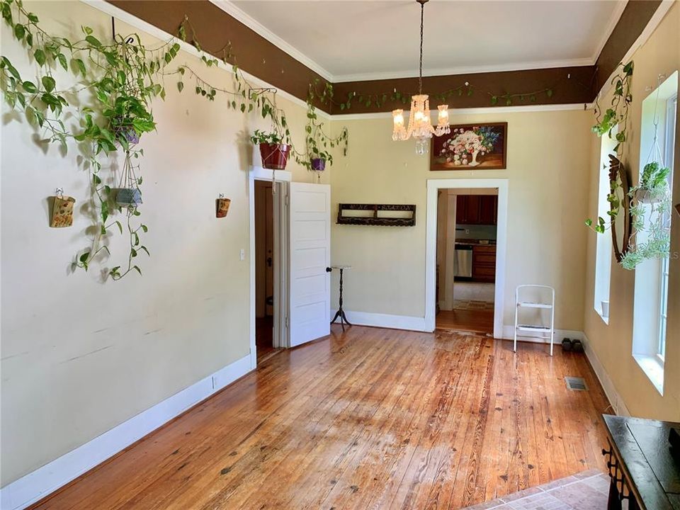 待售: $560,000 (4 贝兹, 3 浴室, 3024 平方英尺)