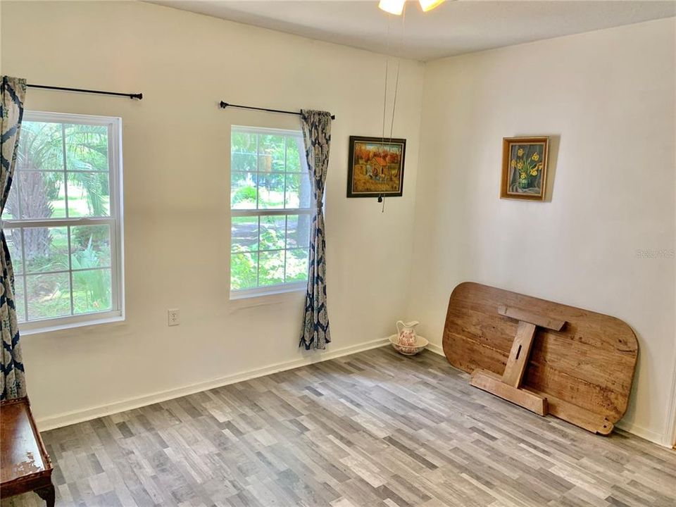 待售: $560,000 (4 贝兹, 3 浴室, 3024 平方英尺)