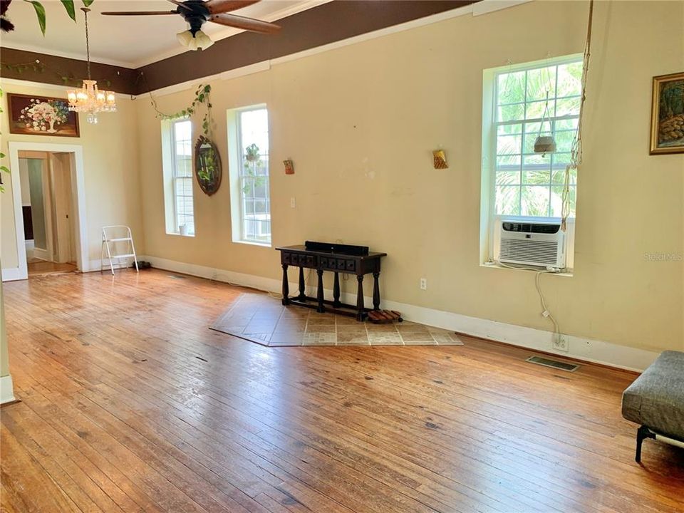 待售: $560,000 (4 贝兹, 3 浴室, 3024 平方英尺)