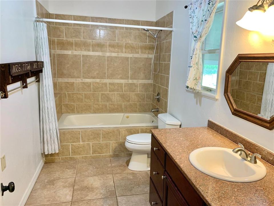 待售: $560,000 (4 贝兹, 3 浴室, 3024 平方英尺)