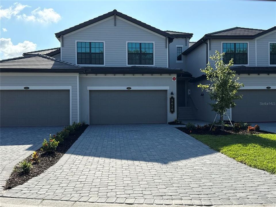 Vendido Recientemente: $456,000 (3 camas, 2 baños, 2110 Pies cuadrados)