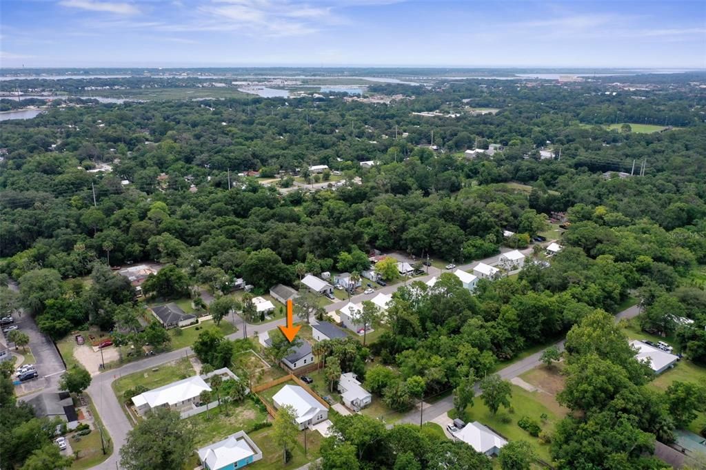 合同活跃: $335,000 (3 贝兹, 3 浴室, 1180 平方英尺)