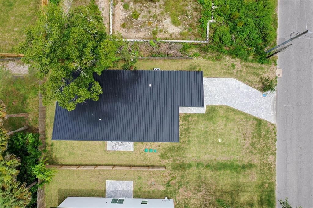 合同活跃: $335,000 (3 贝兹, 3 浴室, 1180 平方英尺)