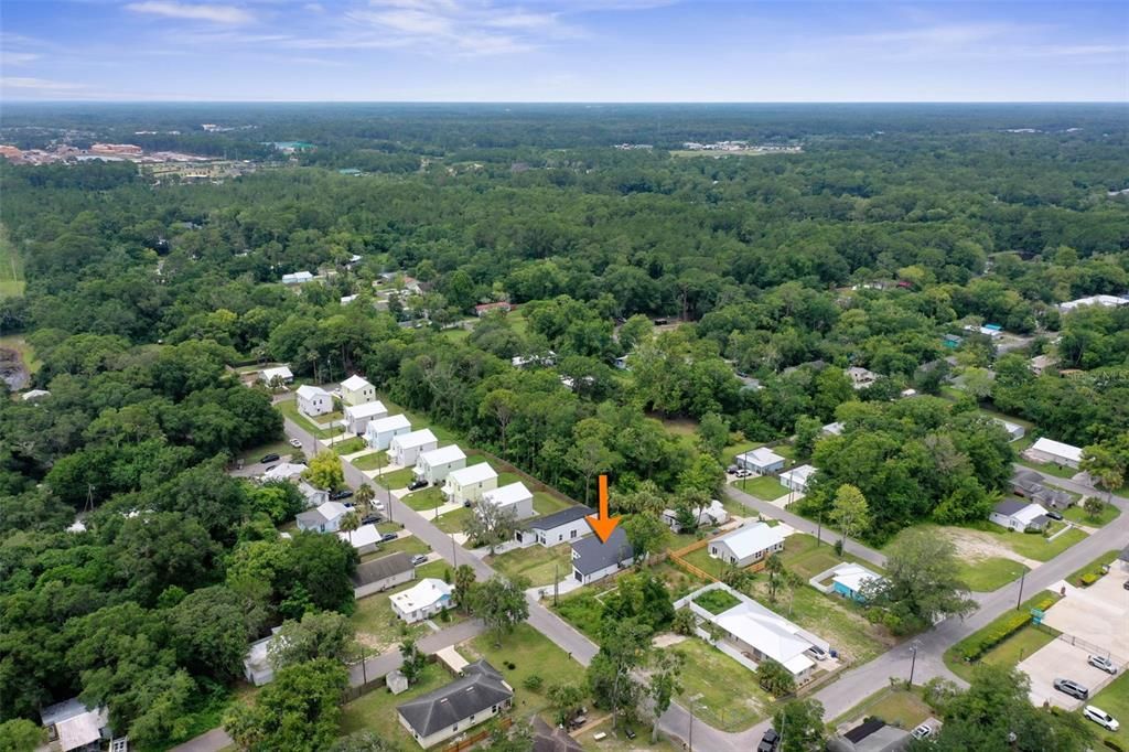 合同活跃: $335,000 (3 贝兹, 3 浴室, 1180 平方英尺)