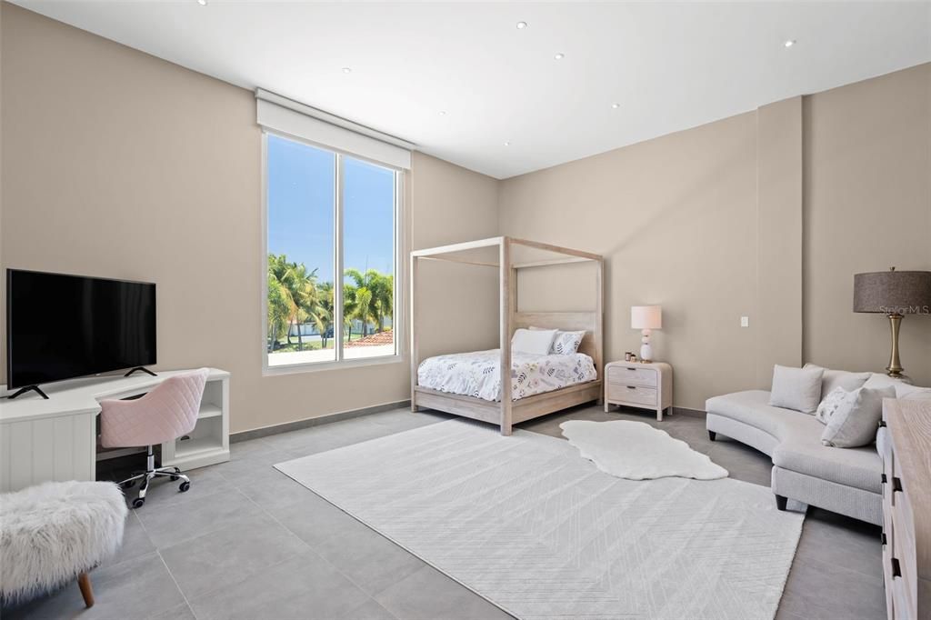 待售: $8,300,000 (9 贝兹, 9 浴室, 7881 平方英尺)