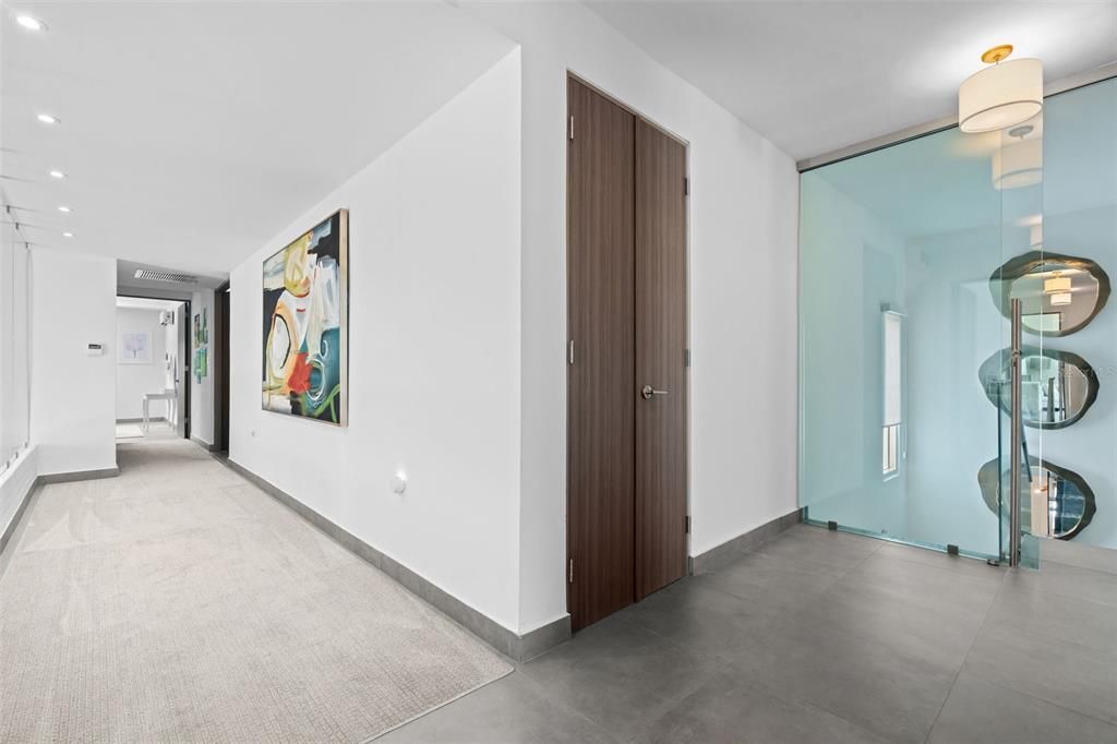 待售: $8,300,000 (9 贝兹, 9 浴室, 7881 平方英尺)