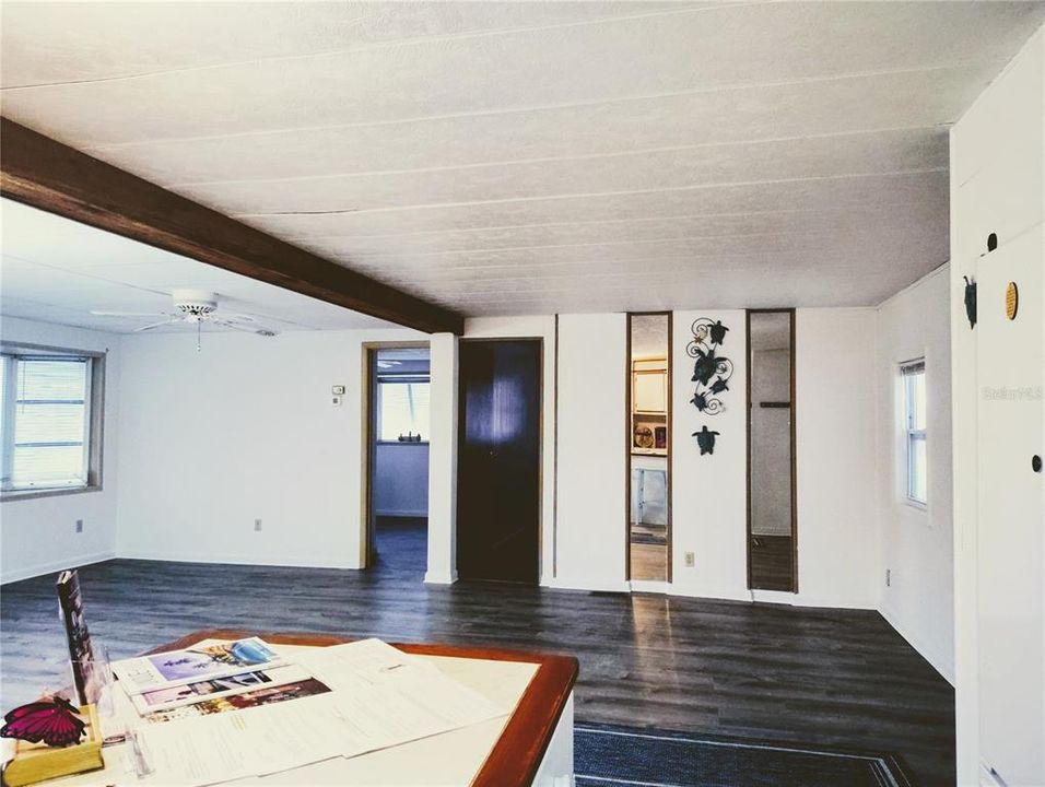 合同活跃: $110,000 (3 贝兹, 2 浴室, 1085 平方英尺)