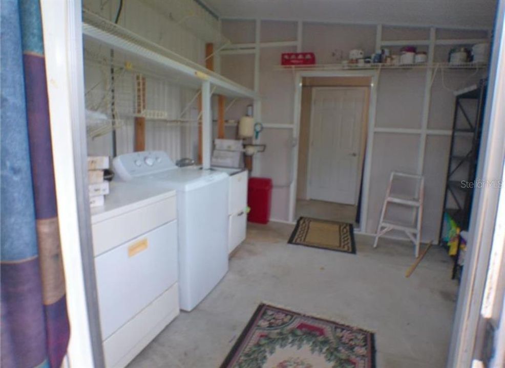 合同活跃: $110,000 (3 贝兹, 2 浴室, 1085 平方英尺)