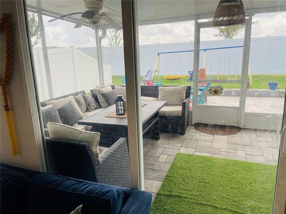 For Sale: $328,000 (3 beds, 2 baths, 1209 Square Feet)