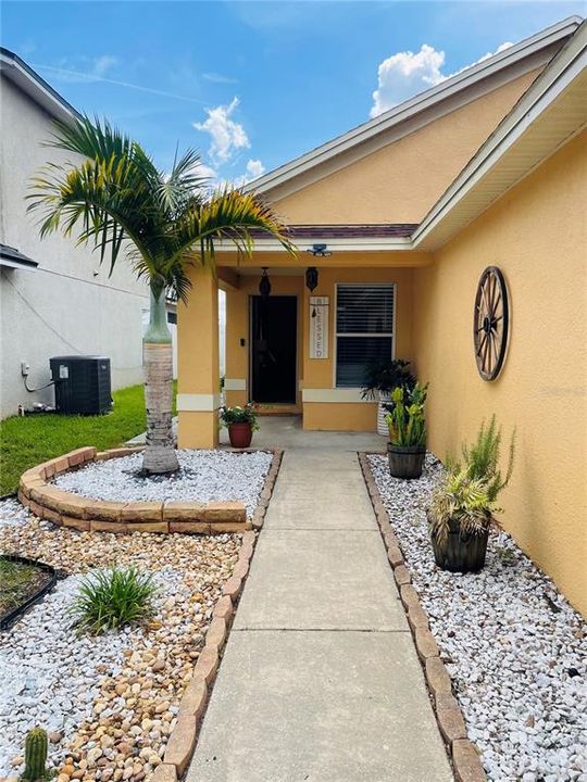 For Sale: $328,000 (3 beds, 2 baths, 1209 Square Feet)