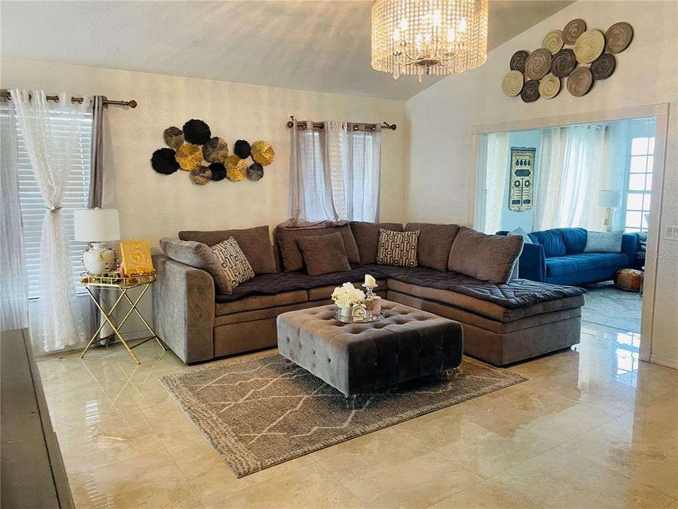 For Sale: $328,000 (3 beds, 2 baths, 1209 Square Feet)