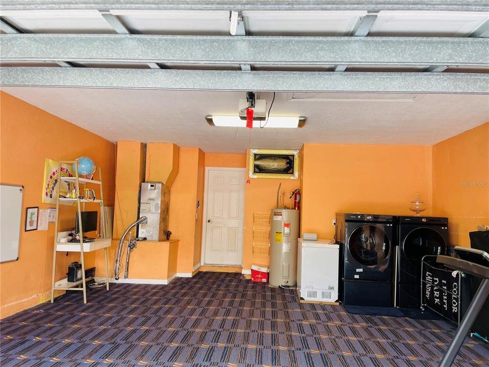 For Sale: $328,000 (3 beds, 2 baths, 1209 Square Feet)