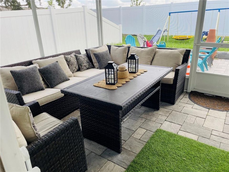 For Sale: $328,000 (3 beds, 2 baths, 1209 Square Feet)