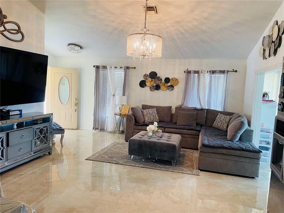 For Sale: $328,000 (3 beds, 2 baths, 1209 Square Feet)