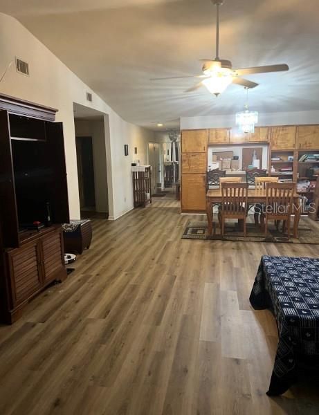 For Rent: $1,800 (3 beds, 2 baths, 1527 Square Feet)