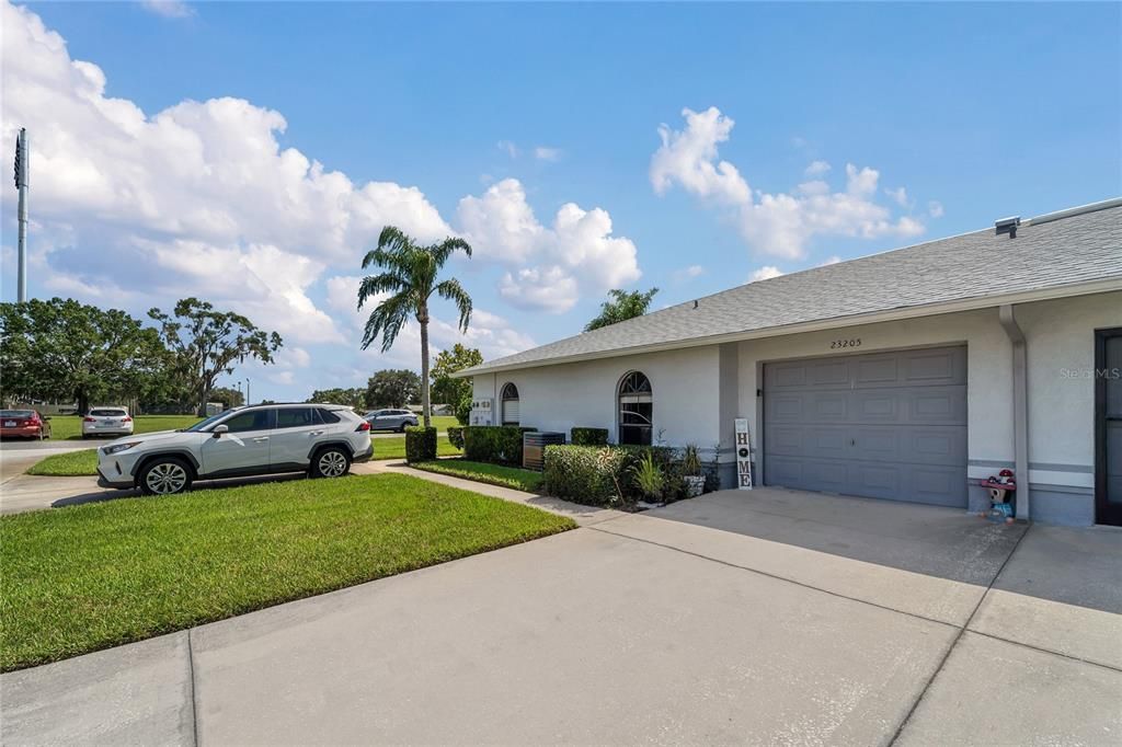 待售: $240,000 (2 贝兹, 2 浴室, 1218 平方英尺)