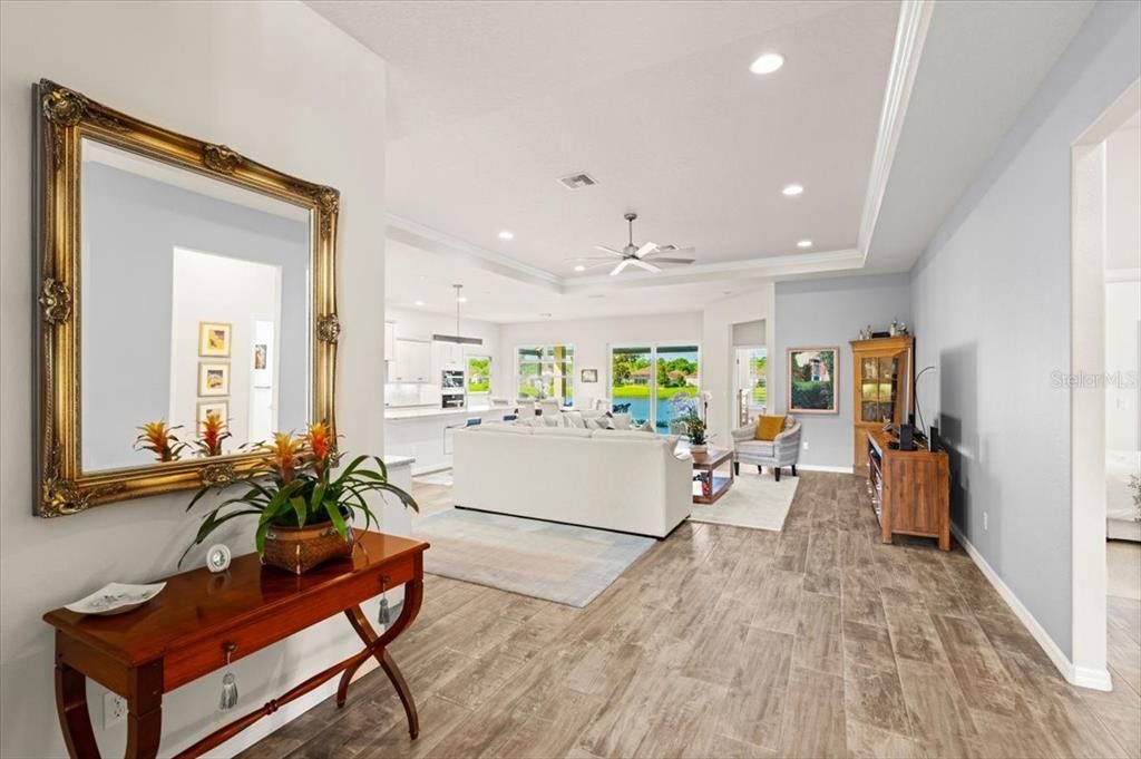 合同活跃: $579,000 (3 贝兹, 2 浴室, 2279 平方英尺)