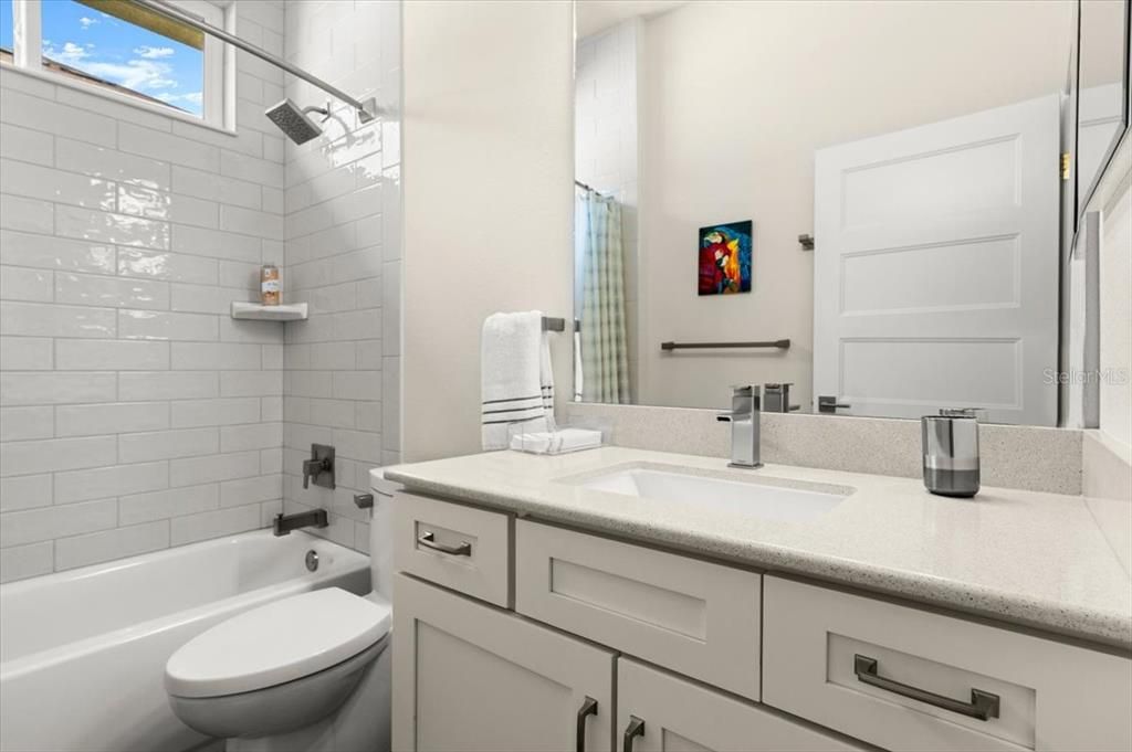 合同活跃: $579,000 (3 贝兹, 2 浴室, 2279 平方英尺)