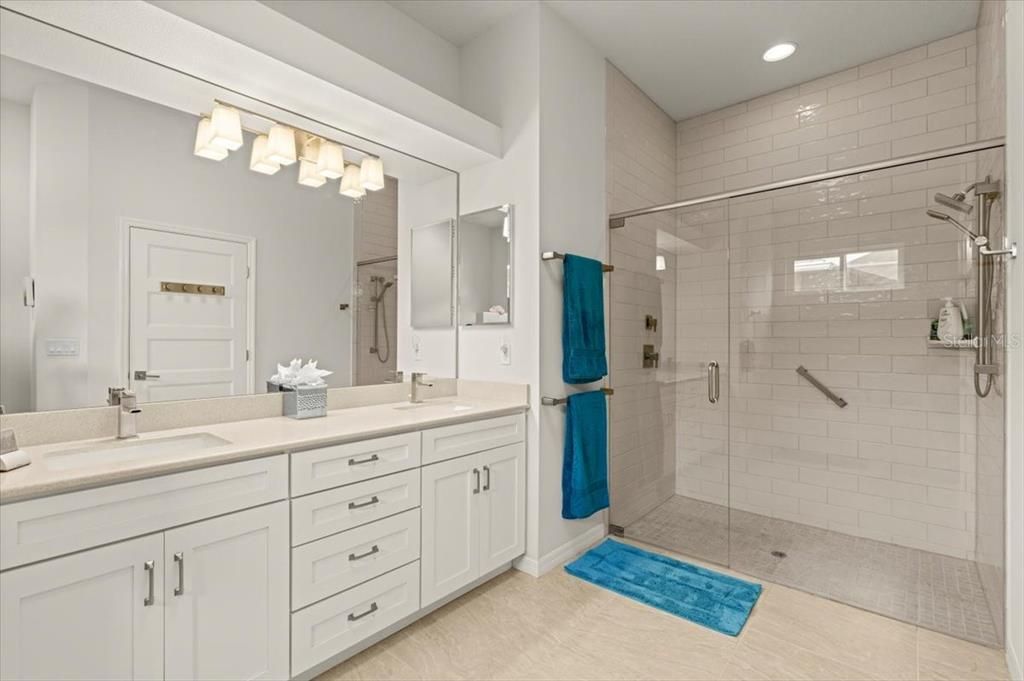 合同活跃: $579,000 (3 贝兹, 2 浴室, 2279 平方英尺)