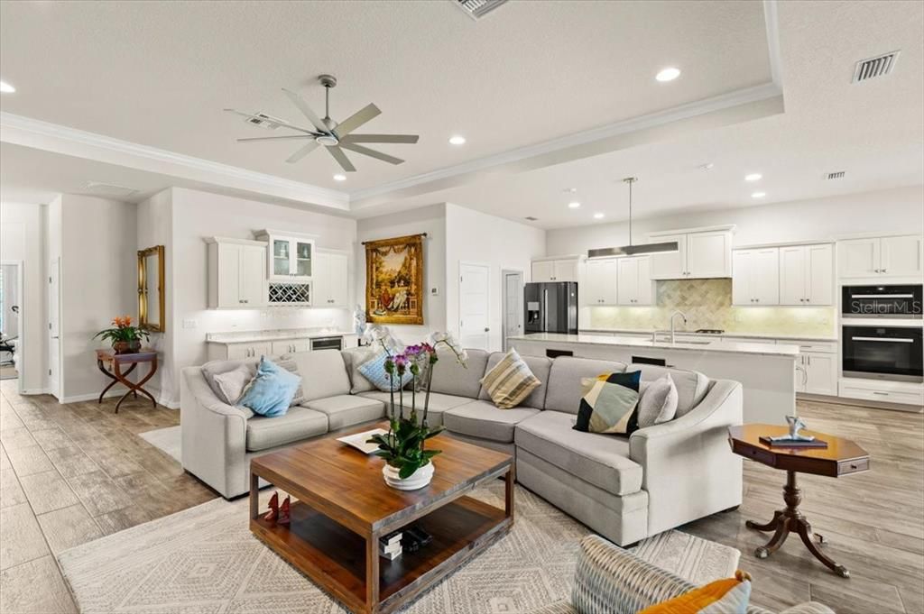 合同活跃: $579,000 (3 贝兹, 2 浴室, 2279 平方英尺)