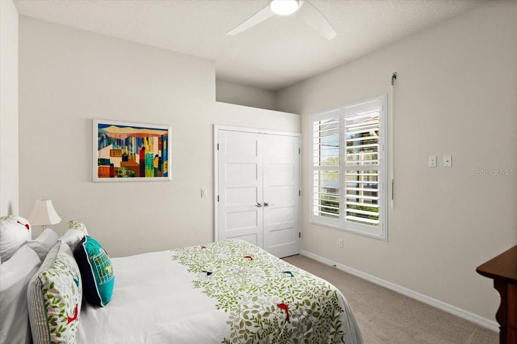 合同活跃: $579,000 (3 贝兹, 2 浴室, 2279 平方英尺)