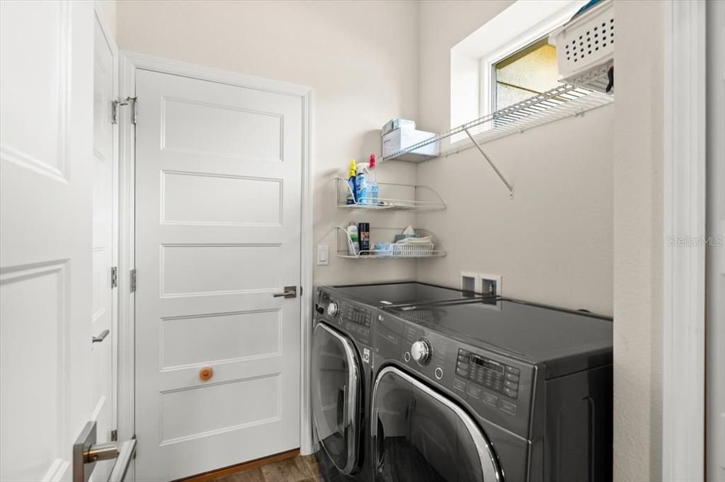 合同活跃: $579,000 (3 贝兹, 2 浴室, 2279 平方英尺)