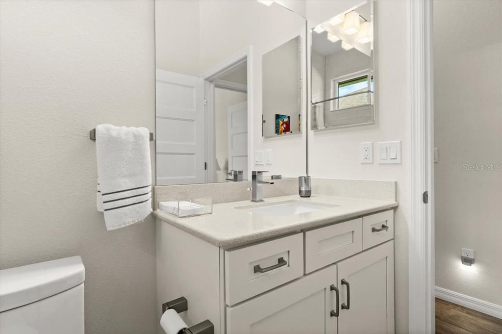 合同活跃: $579,000 (3 贝兹, 2 浴室, 2279 平方英尺)