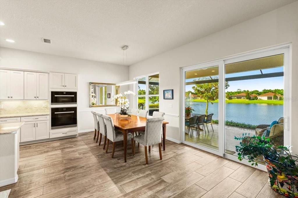 合同活跃: $579,000 (3 贝兹, 2 浴室, 2279 平方英尺)