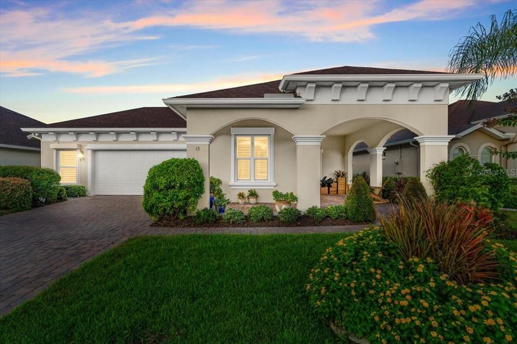 合同活跃: $579,000 (3 贝兹, 2 浴室, 2279 平方英尺)