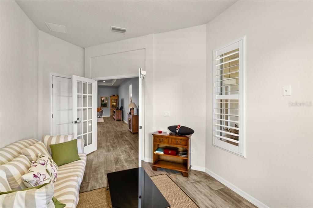 合同活跃: $579,000 (3 贝兹, 2 浴室, 2279 平方英尺)