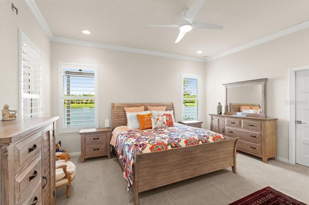 合同活跃: $579,000 (3 贝兹, 2 浴室, 2279 平方英尺)