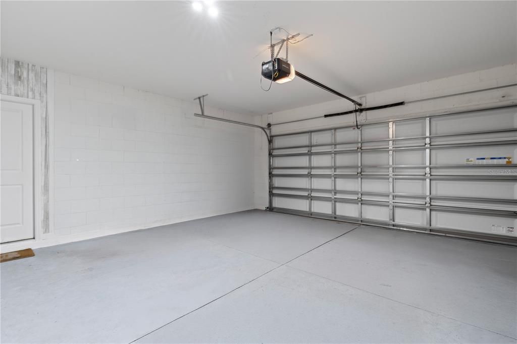 Activo con contrato: $432,000 (4 camas, 2 baños, 2260 Pies cuadrados)