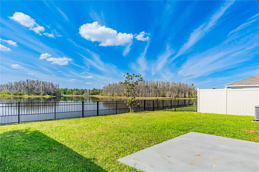 Activo con contrato: $432,000 (4 camas, 2 baños, 2260 Pies cuadrados)