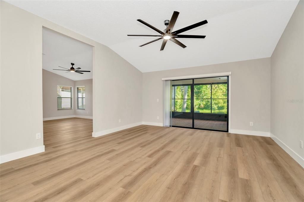 Под контрактом: $382,500 (3 спален, 2 ванн, 2032 Квадратных фут)