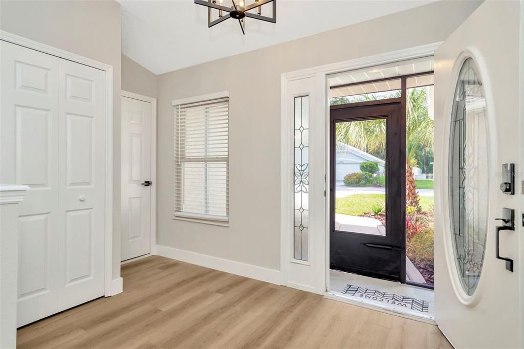 Под контрактом: $382,500 (3 спален, 2 ванн, 2032 Квадратных фут)