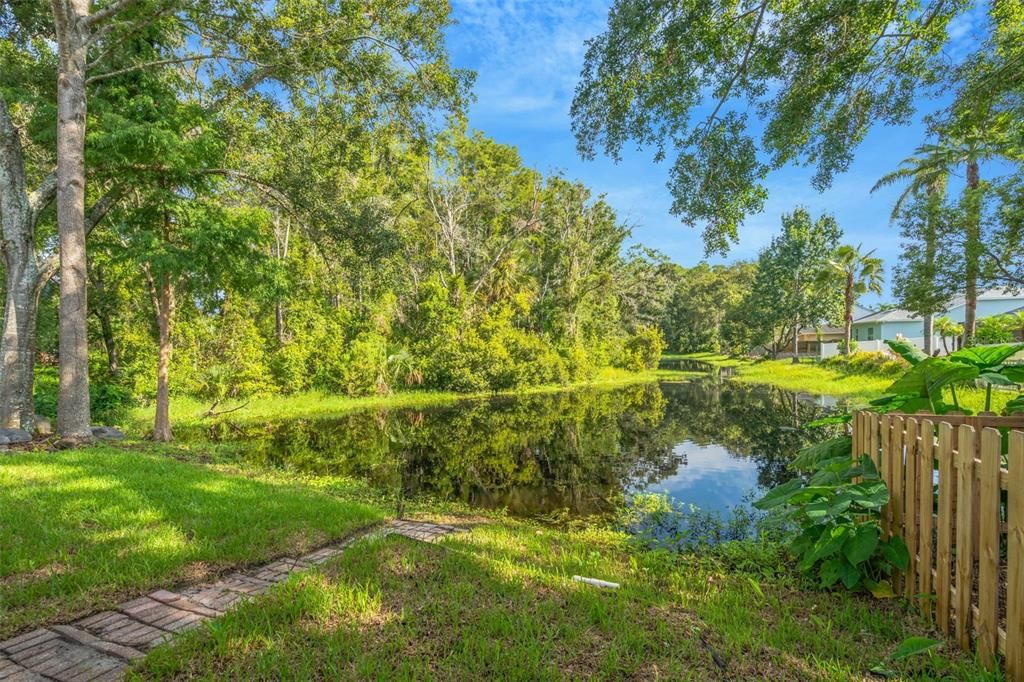 Под контрактом: $382,500 (3 спален, 2 ванн, 2032 Квадратных фут)