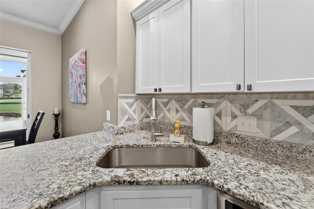 合同活跃: $695,000 (3 贝兹, 3 浴室, 2883 平方英尺)