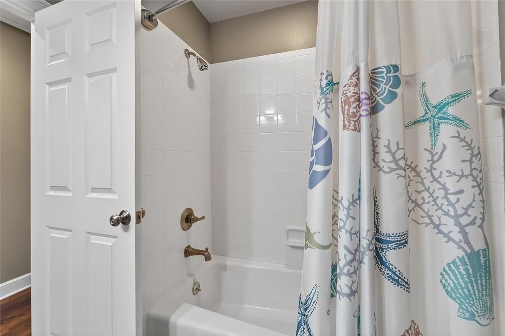 合同活跃: $695,000 (3 贝兹, 3 浴室, 2883 平方英尺)