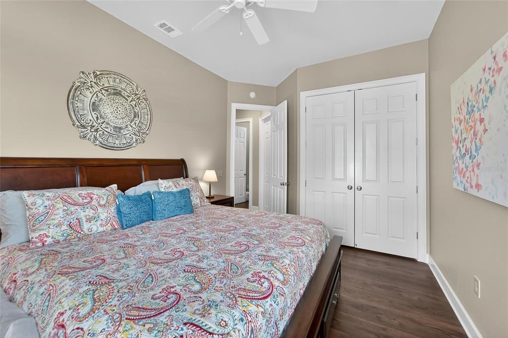 合同活跃: $695,000 (3 贝兹, 3 浴室, 2883 平方英尺)