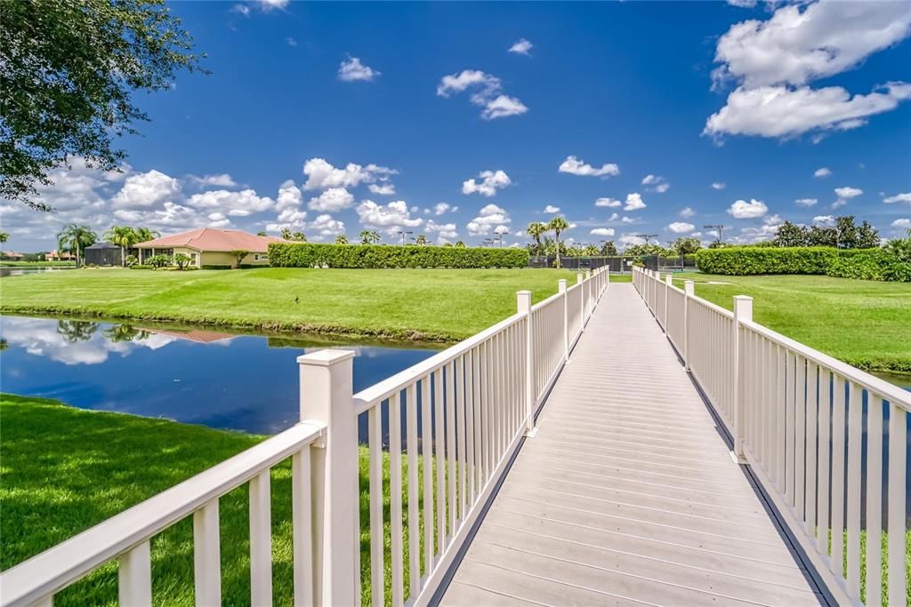 合同活跃: $695,000 (3 贝兹, 3 浴室, 2883 平方英尺)