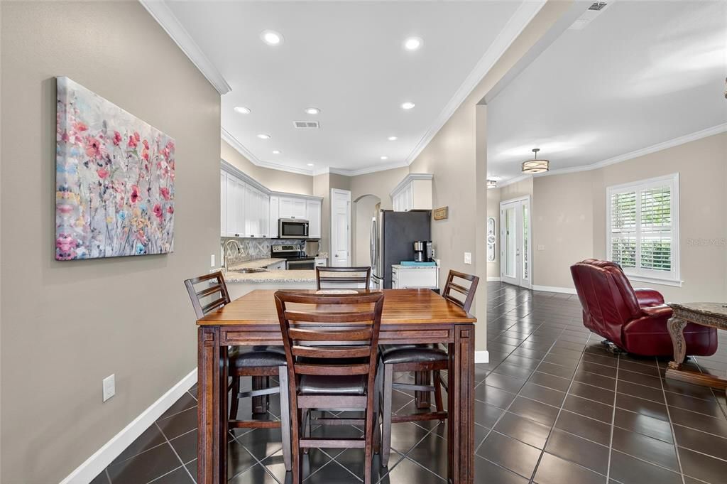 合同活跃: $695,000 (3 贝兹, 3 浴室, 2883 平方英尺)