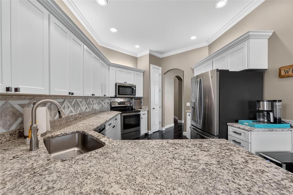 合同活跃: $695,000 (3 贝兹, 3 浴室, 2883 平方英尺)