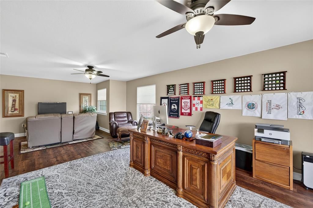 合同活跃: $695,000 (3 贝兹, 3 浴室, 2883 平方英尺)