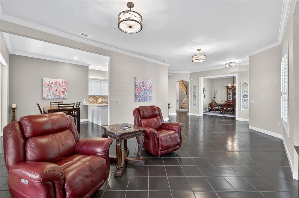 合同活跃: $695,000 (3 贝兹, 3 浴室, 2883 平方英尺)